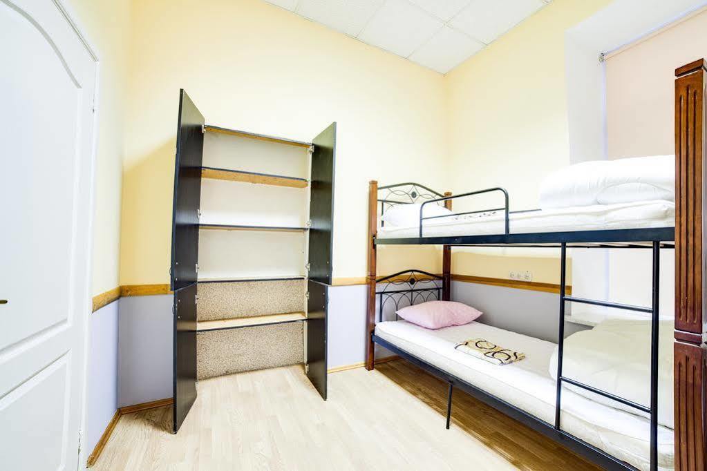 Night & Day Hostel Kiev Exterior foto