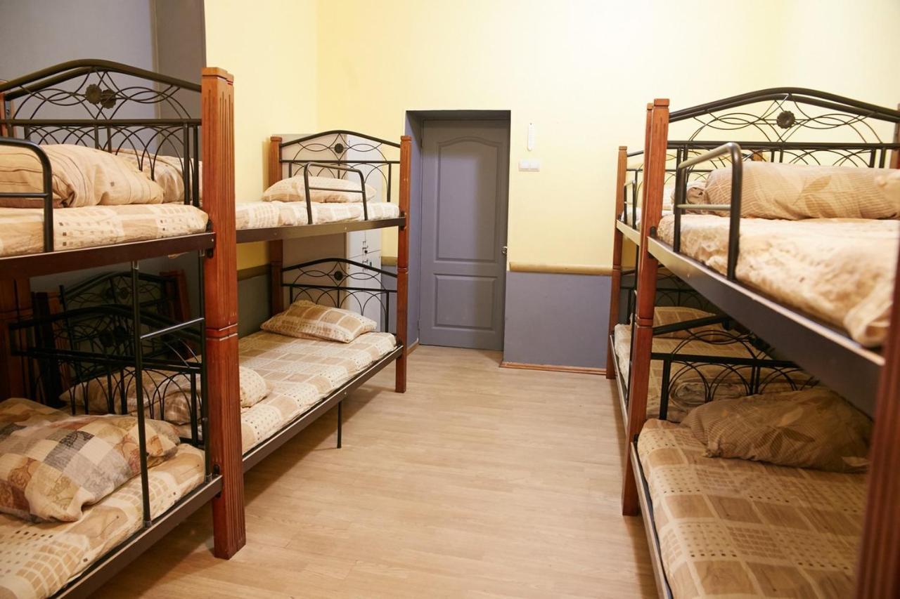 Night & Day Hostel Kiev Exterior foto